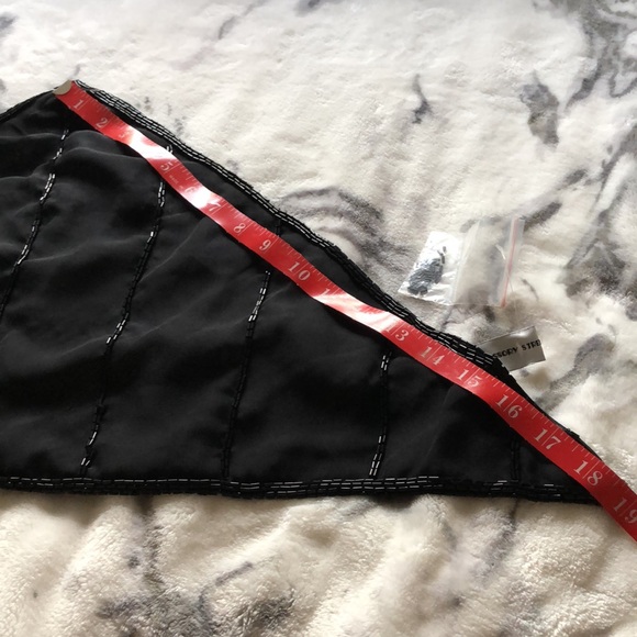 NWOT Small beaded triangle scarf - Picture 4 of 5
